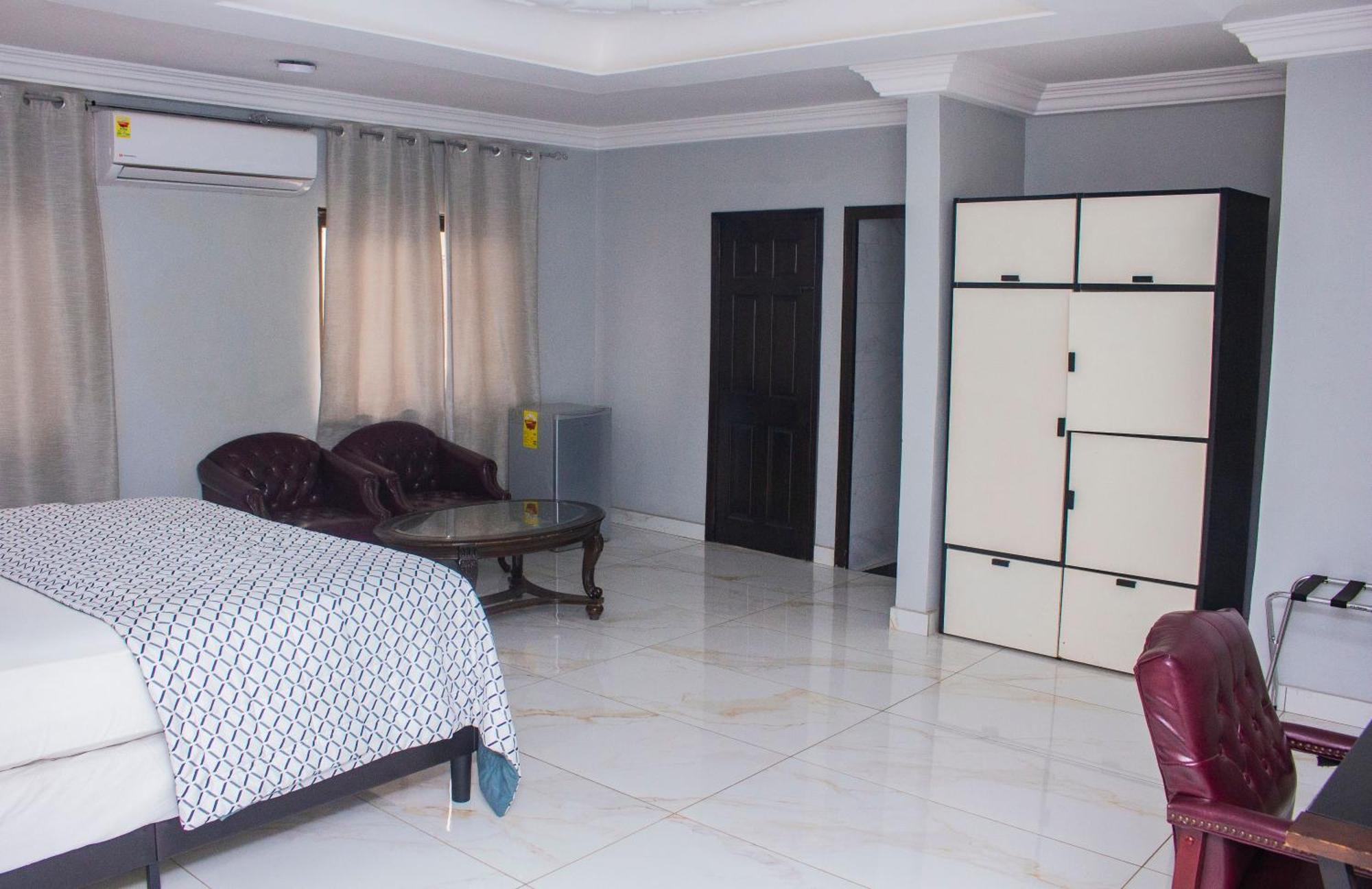 Adonai Hotel Tema Buitenkant foto
