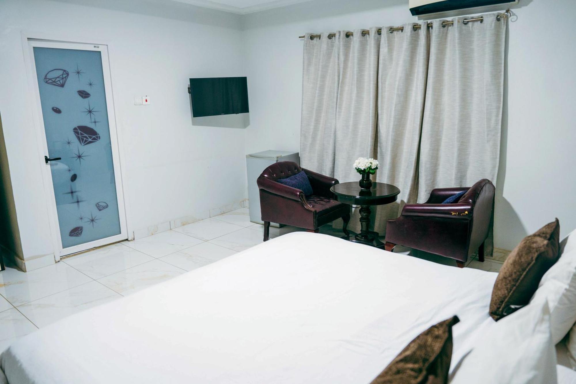 Adonai Hotel Tema Buitenkant foto