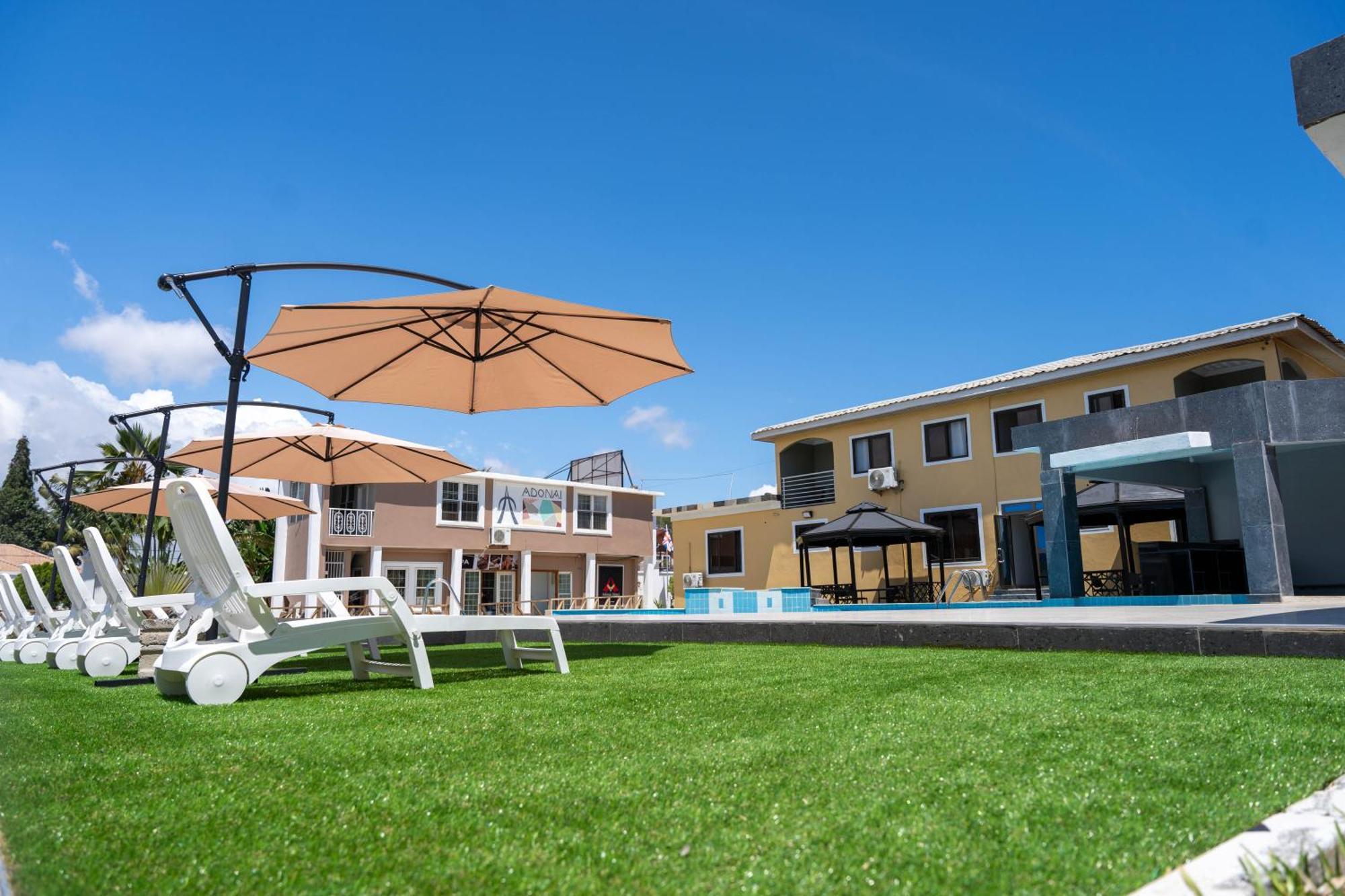 Adonai Hotel Tema Buitenkant foto